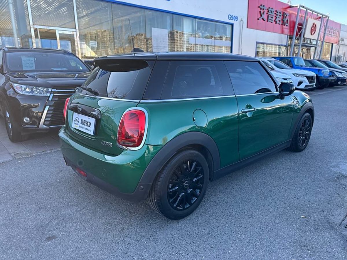 MINI MINI  2021款 1.5T COOPER 經(jīng)典派圖片