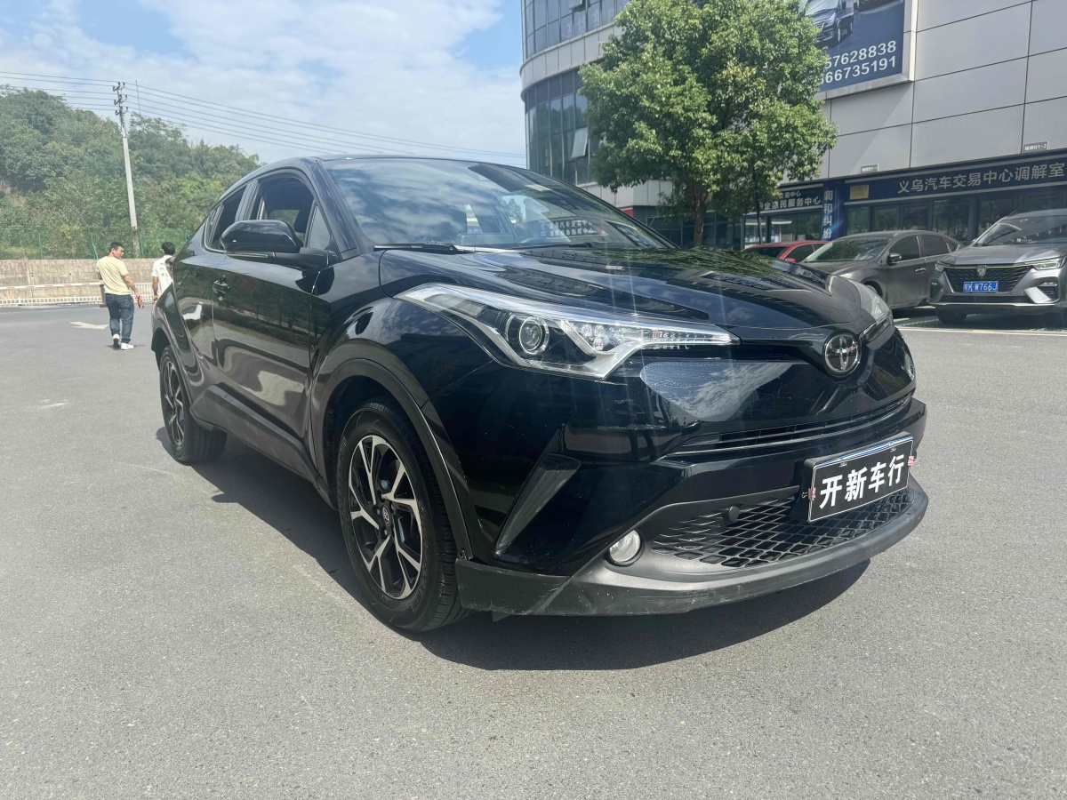 2020年5月豐田 C-HR  2020款 2.0L 酷越領(lǐng)先版