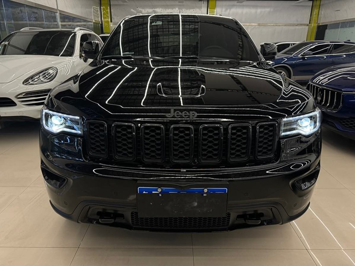 Jeep 大切諾基  2020款 3.0L 精英導(dǎo)航版圖片