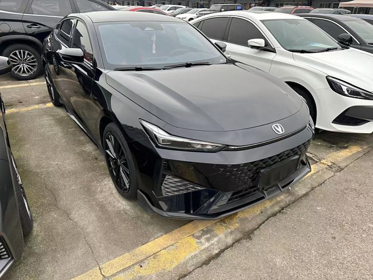 長安 長安UNI-V  2024款 1.5T 尊貴運動型圖片