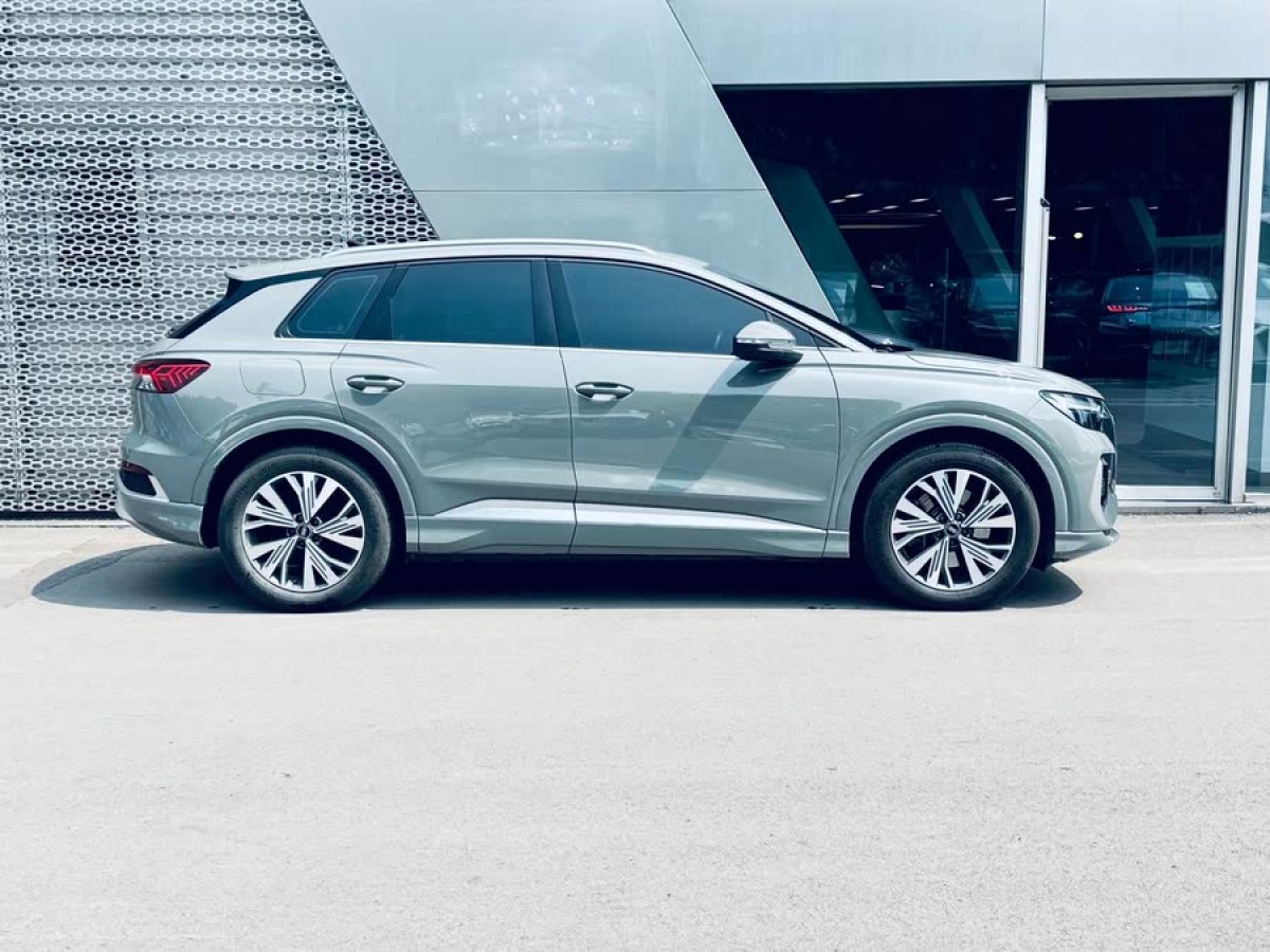 奧迪 奧迪Q4 e-tron  2023款 40 e-tron 創(chuàng)行版圖片