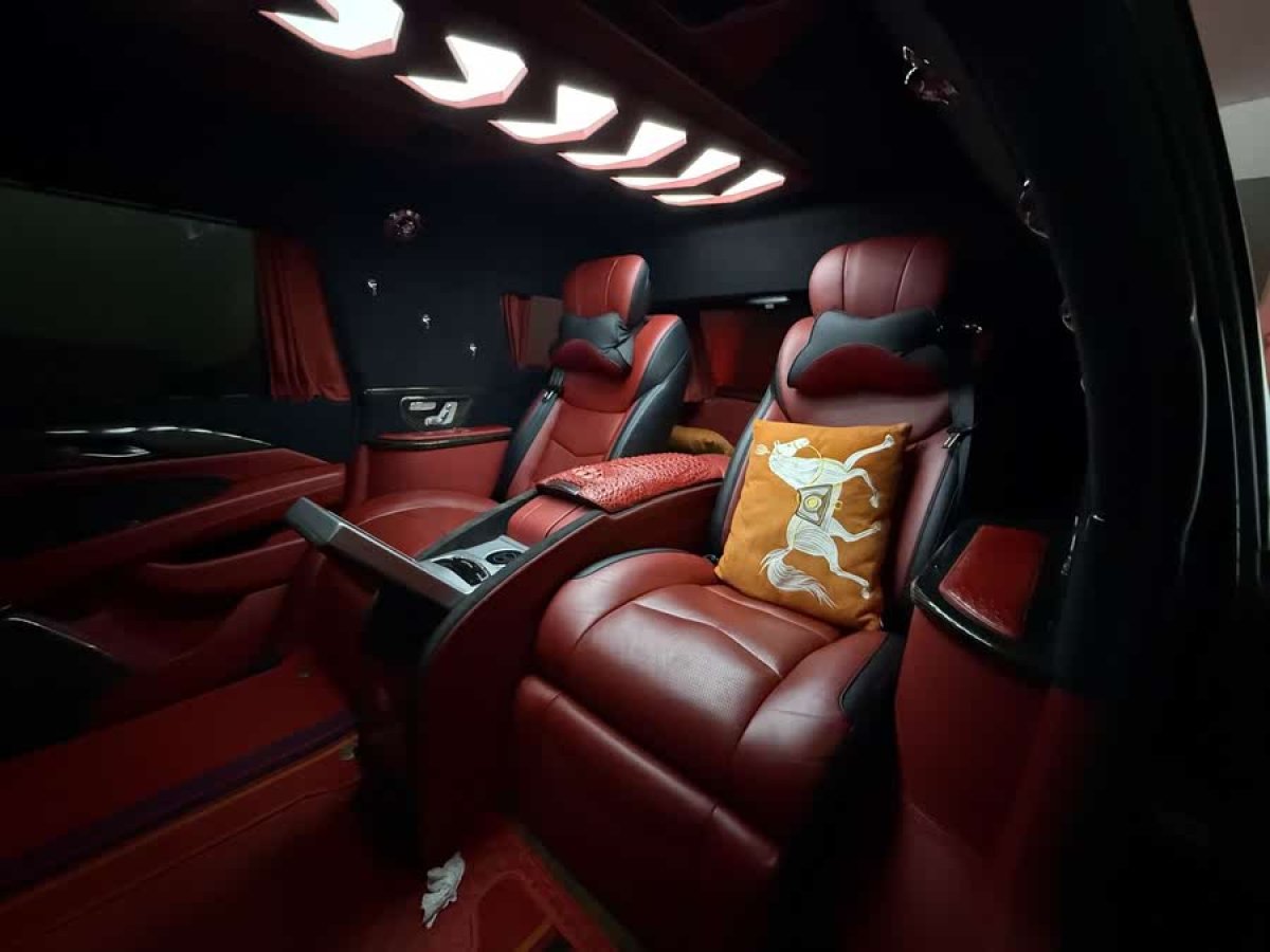 凱迪拉克 凱雷德ESCALADE  2017款 6.2L ESV鉑金版加長(zhǎng)型圖片