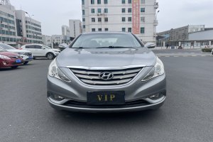 索纳塔 现代 2.0L 自动豪华版