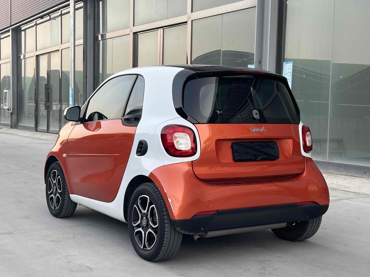 smart fortwo  2017款 1.0L 52千瓦硬頂摯愛(ài)特別版圖片