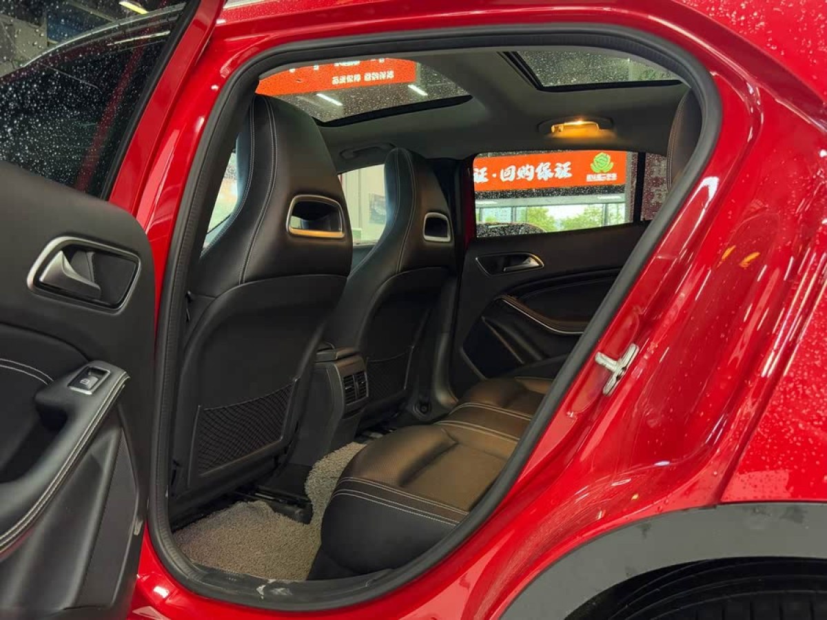 奔馳 奔馳GLA  2015款 GLA 220 4MATIC 時(shí)尚型圖片
