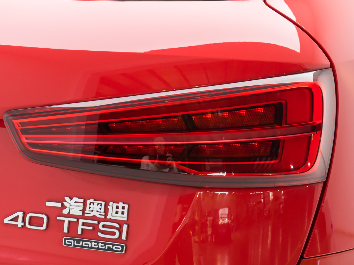 奧迪 奧迪Q3  2016款 40 TFSI quattro 全時(shí)四驅(qū)運(yùn)動(dòng)型圖片