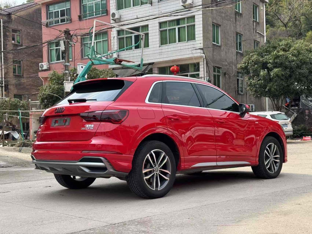 奧迪 奧迪Q3  2024款 35 TFSI 進(jìn)取動(dòng)感型圖片