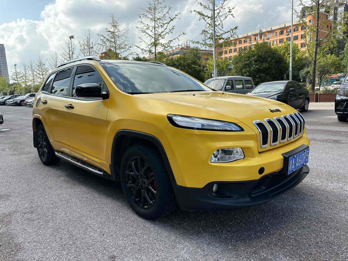 Jeep 自由光  2017款 2.4L 領(lǐng)先智能版圖片