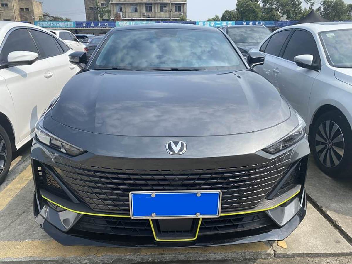 長(zhǎng)安 長(zhǎng)安UNI-V  2022款 1.5T 運(yùn)動(dòng)版圖片