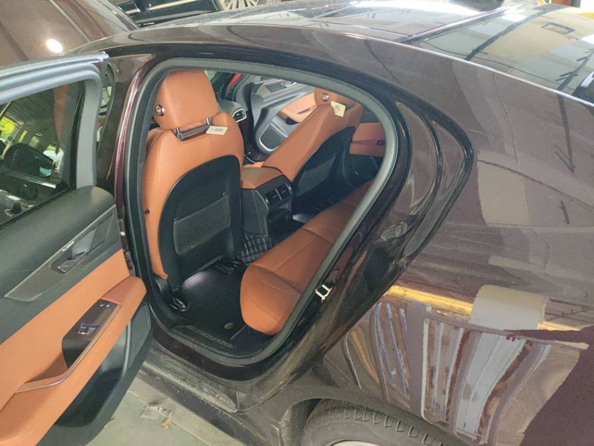 捷豹 XEL  2020款 2.0T 200PS R-DYNAMIC S進(jìn)取運(yùn)動版圖片