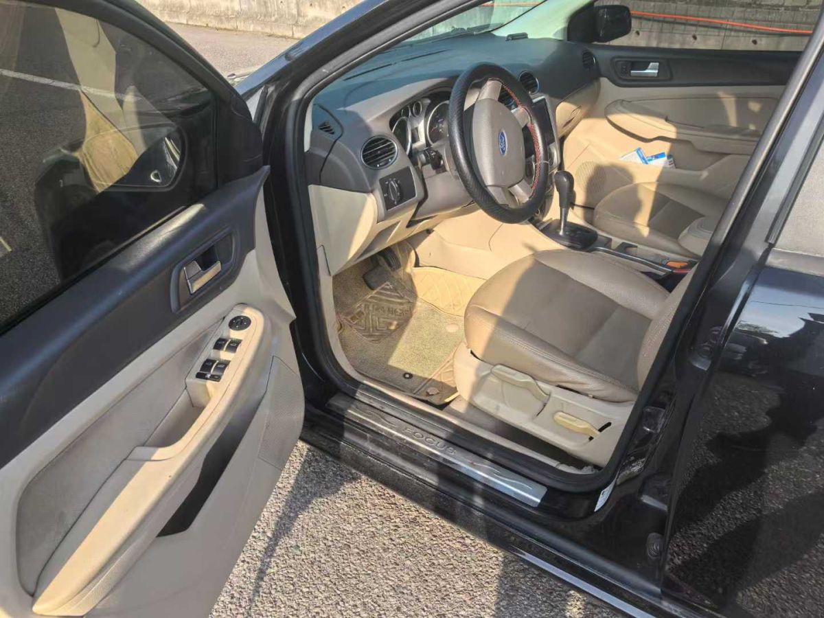 福特 福克斯  2009款 三廂 1.8L 自動時尚型圖片