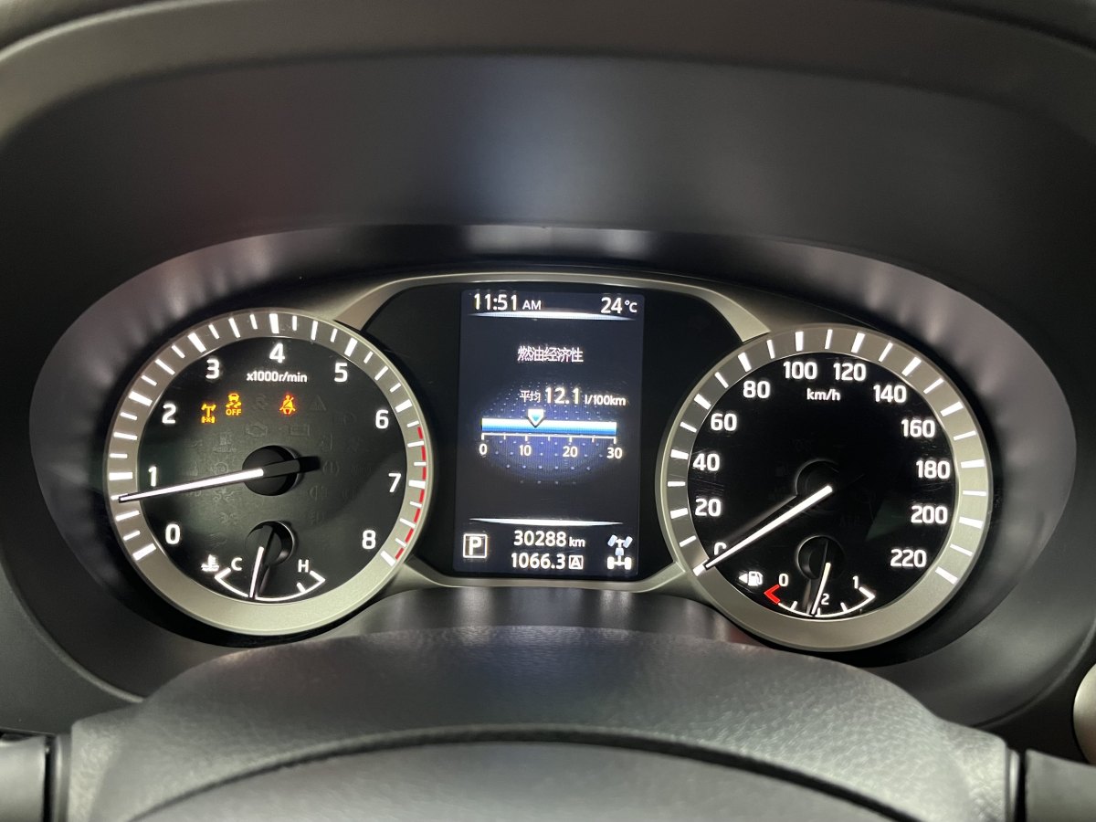 日產(chǎn) 途達(dá)  2020款 2.5L 自動四驅(qū)豪華版圖片
