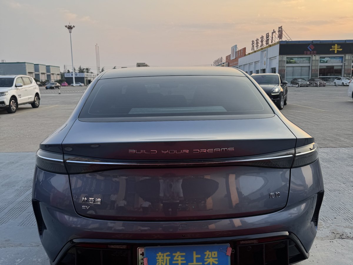 比亞迪 海豹  2022款 550km 標準續(xù)航后驅版尊貴型圖片