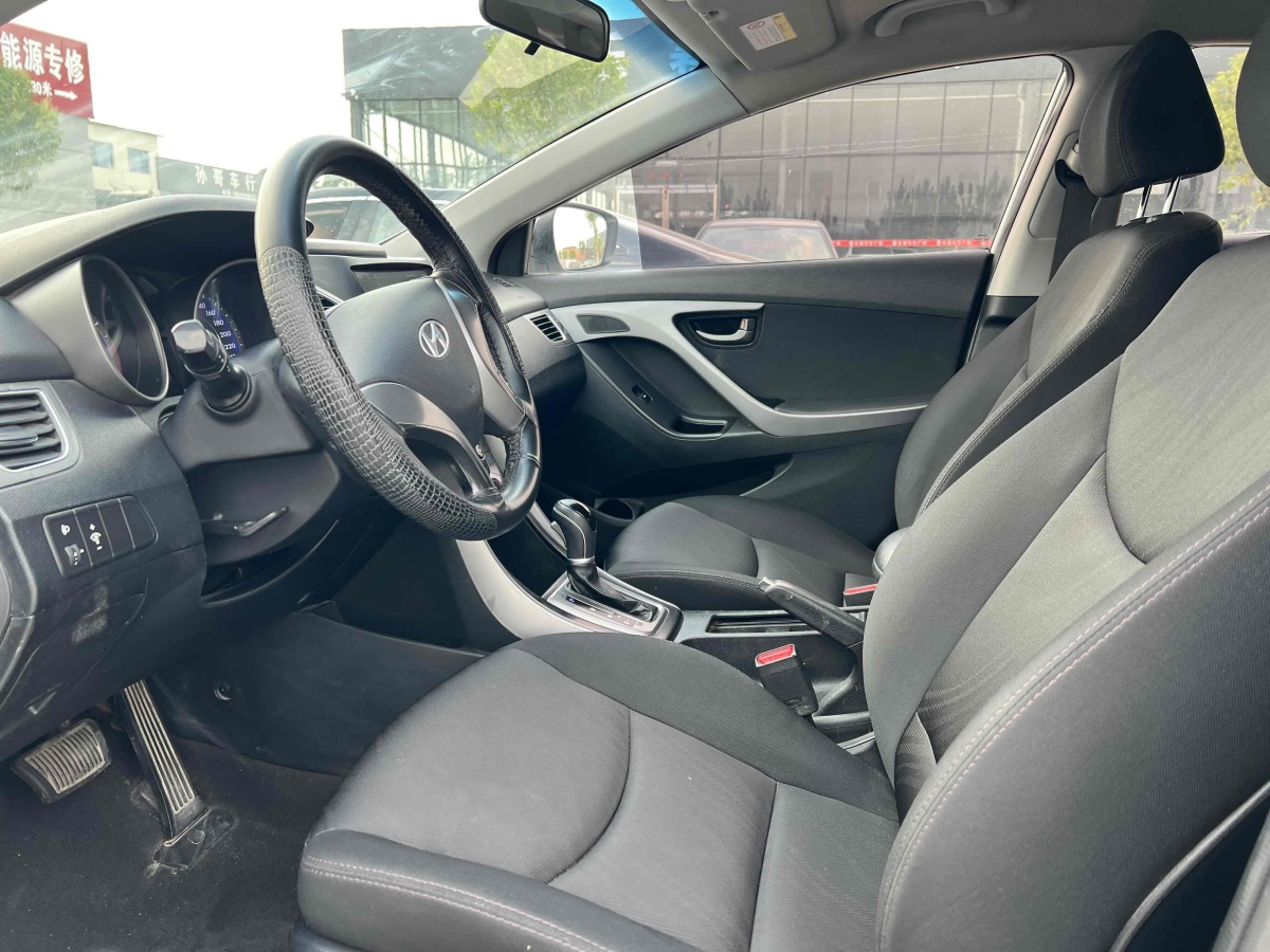 現(xiàn)代 朗動  2016款 1.6L 自動尊貴型圖片