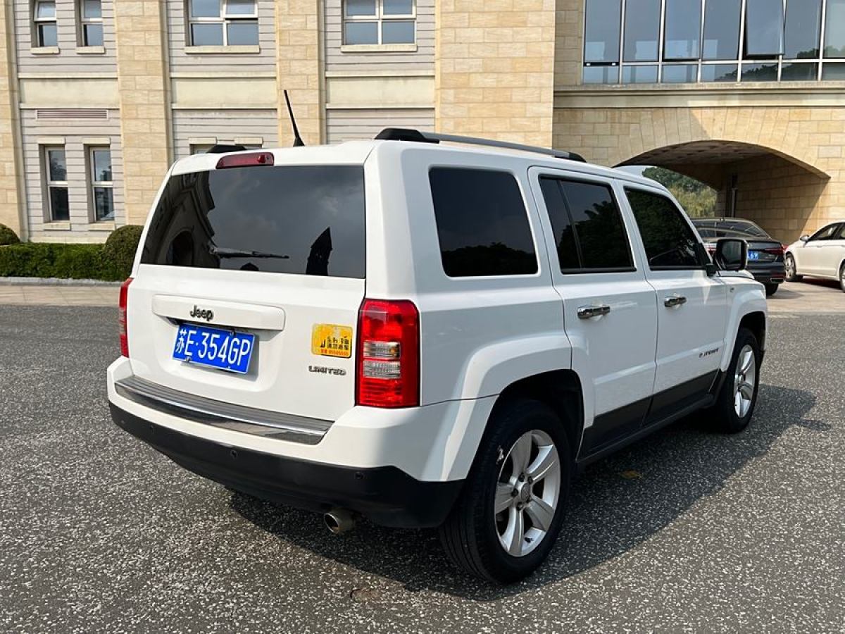 Jeep 自由客  2014款 2.4L 運(yùn)動(dòng)版圖片