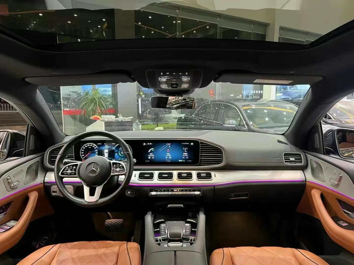 2022年4月奔馳 奔馳GLC  2022款 GLC 260 4MATIC 轎跑SUV