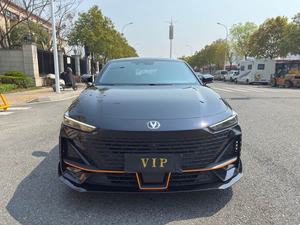 長(zhǎng)安 長(zhǎng)安UNI-V  2023款 1.5T 運(yùn)動(dòng)版圖片