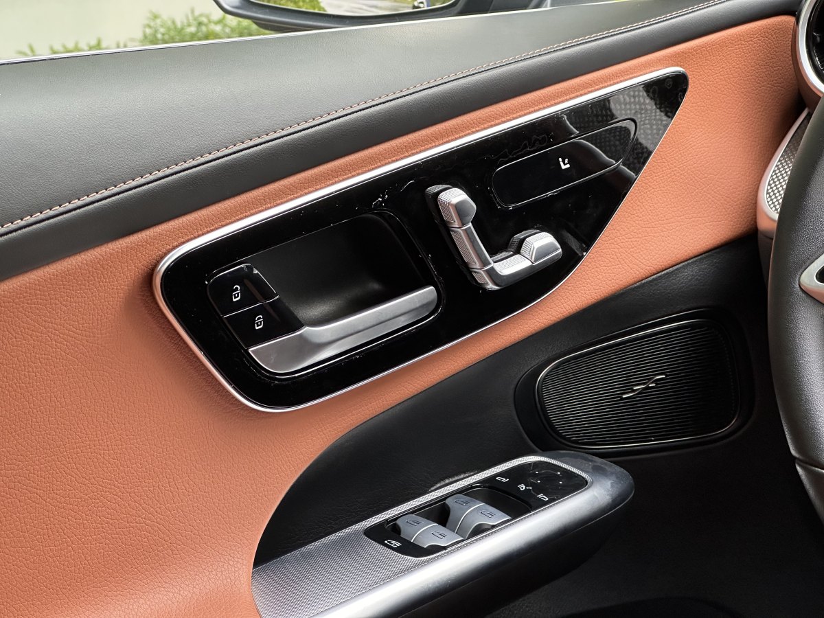 2023年5月奔馳 奔馳GLC  2024款 GLC 260 L 4MATIC 動感型 7座