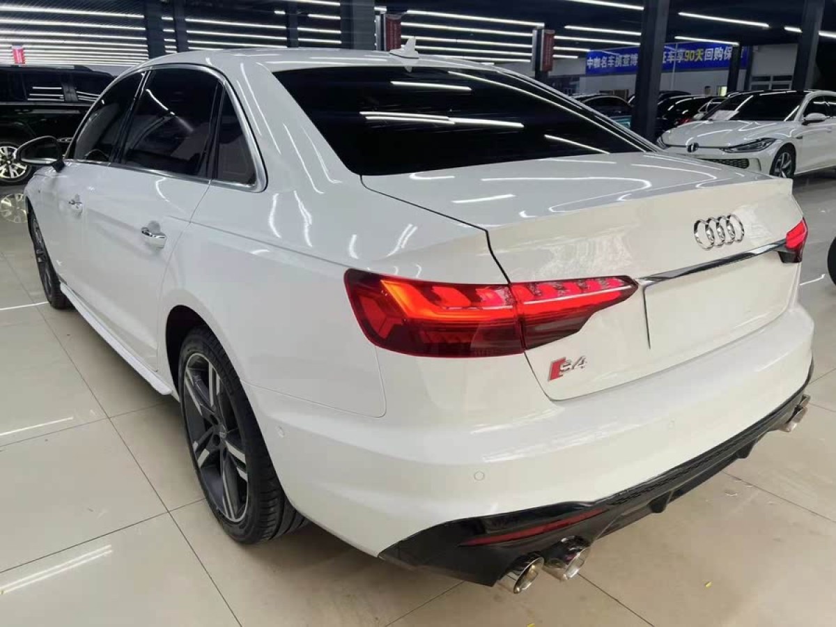 奧迪 奧迪A4L  2020款 40 TFSI 豪華動(dòng)感型圖片