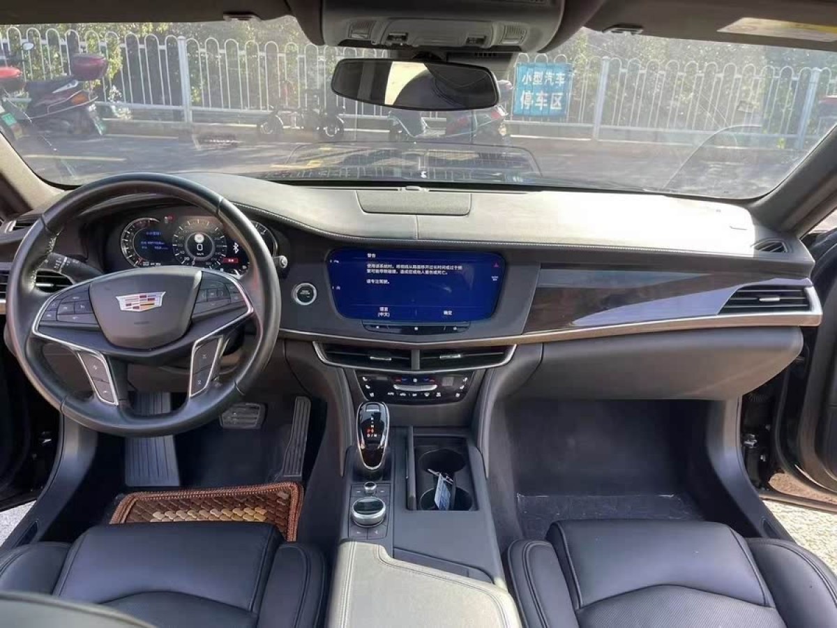 凱迪拉克 CT6  2019款 28T 豪華型圖片