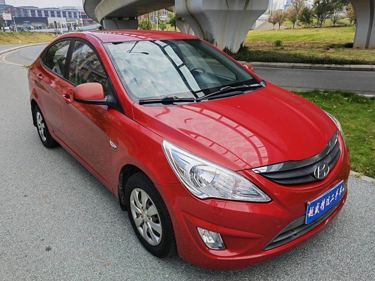 現(xiàn)代 瑞納  2010款 三廂 1.4L 手動舒適型GS圖片