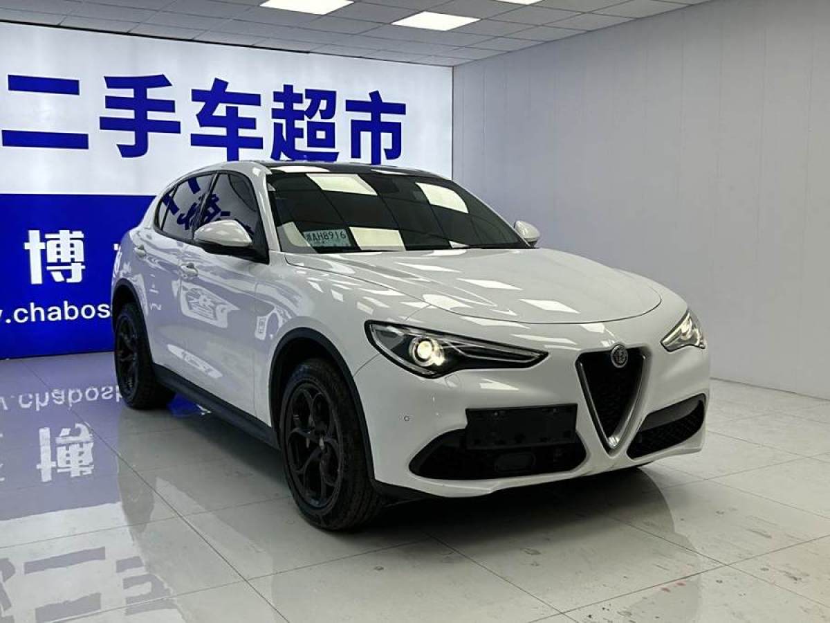 阿爾法·羅密歐 Stelvio  2017款 2.0T 200HP 豪華版圖片