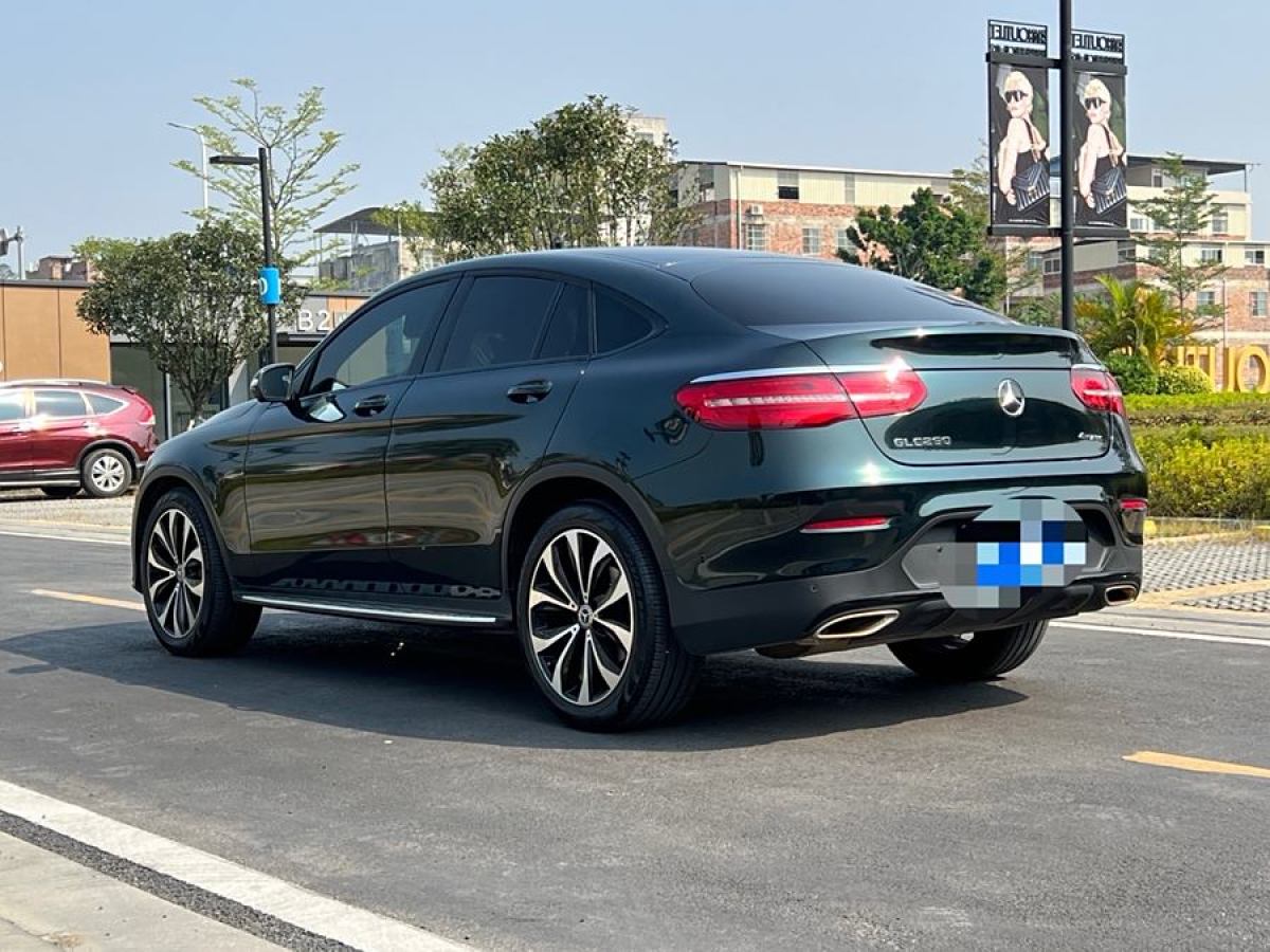 奔馳 奔馳GLC  2023款 改款 GLC 260 4MATIC 轎跑SUV圖片