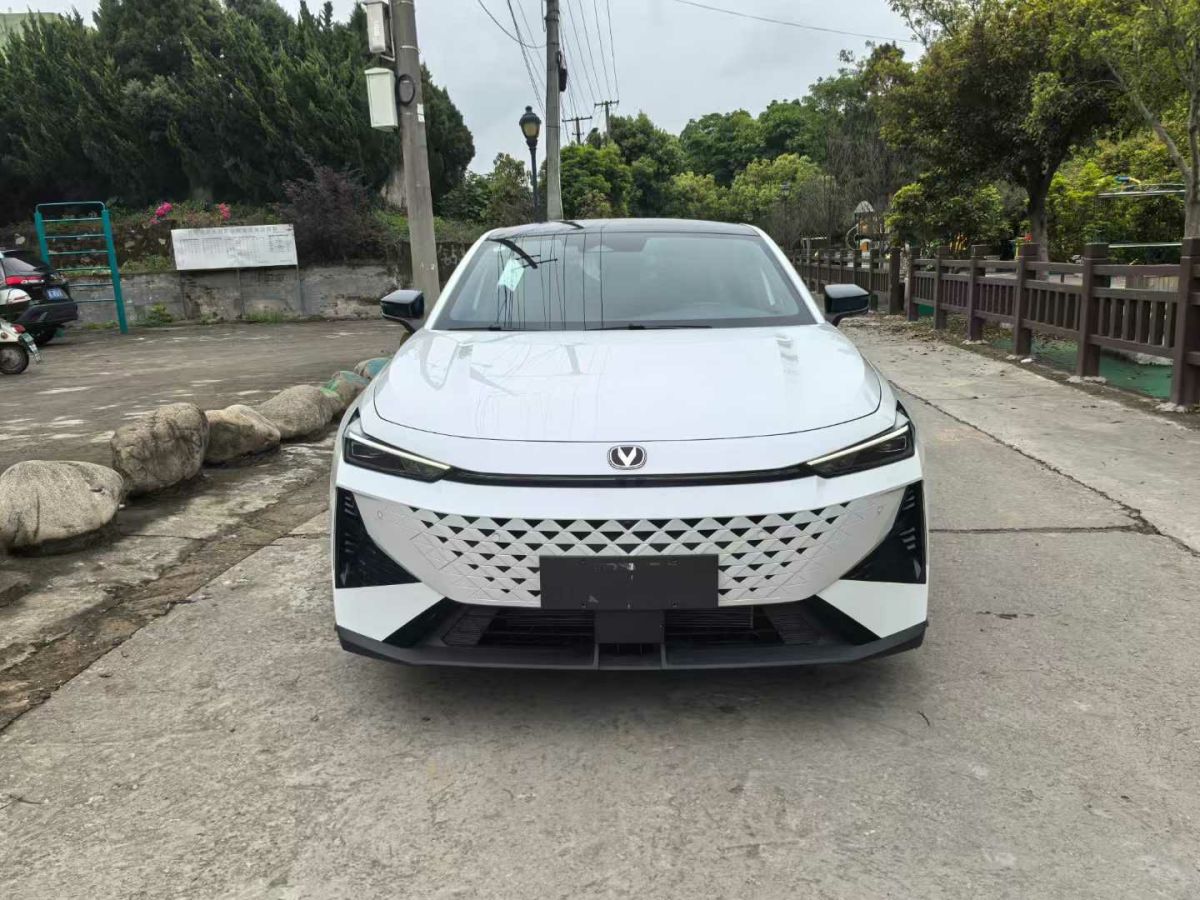 長安 長安UNI-Z  2025款 1.5T 尊貴型圖片