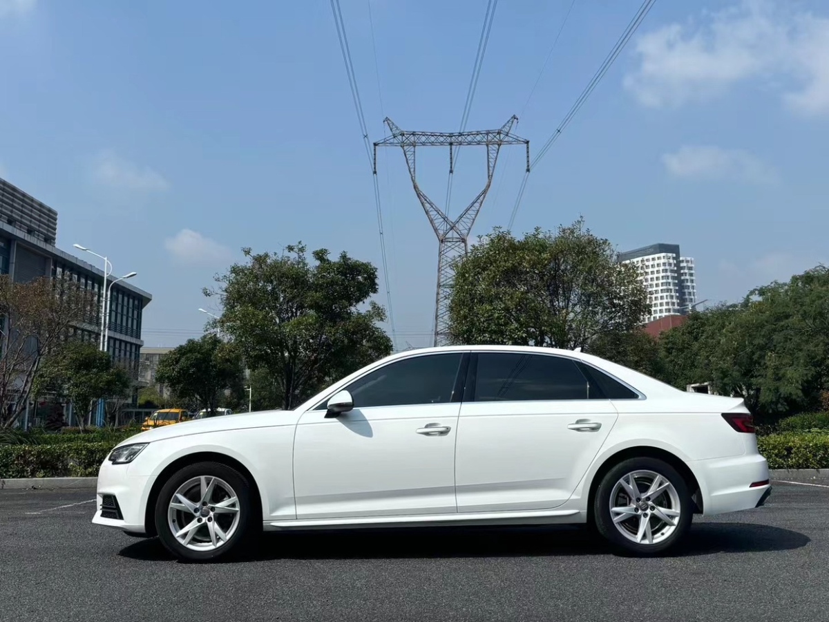 奧迪 奧迪A4L  2019款 35 TFSI 進(jìn)取型 國(guó)V圖片