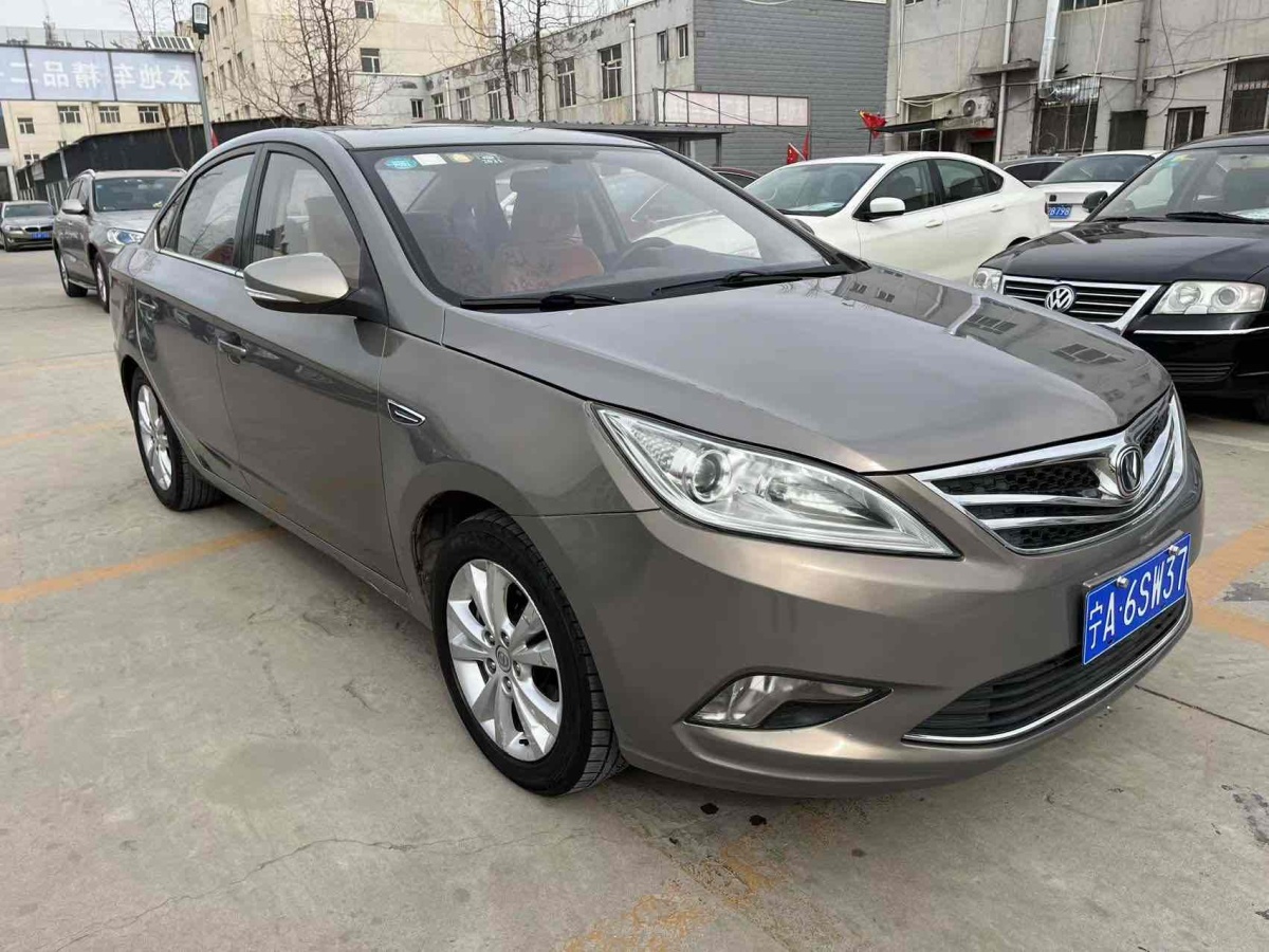 長(zhǎng)安 逸動(dòng)  2014款 1.6L 手動(dòng)尊貴型圖片