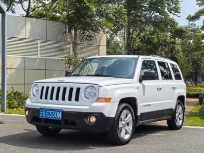 2014年3月 Jeep 自由客(進口) 2.4L 豪華導(dǎo)航版圖片