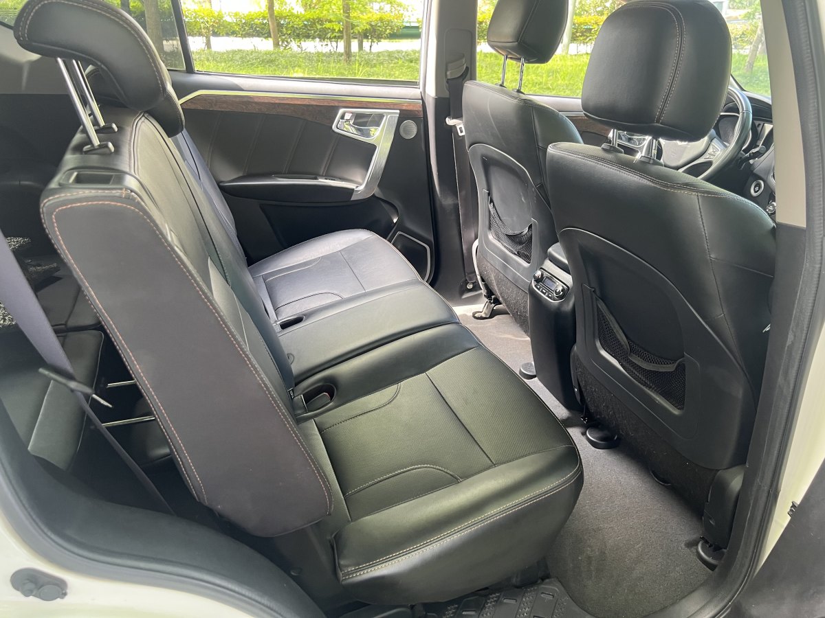 吉利 豪情SUV  2014款 2.4L 自動兩驅(qū)尊貴型圖片