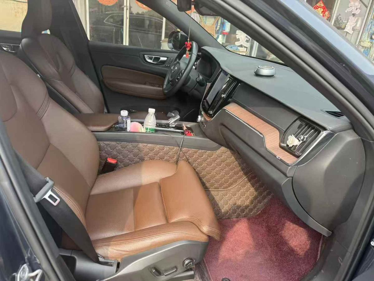 沃爾沃 XC60  2021款 T4 智行豪華版圖片