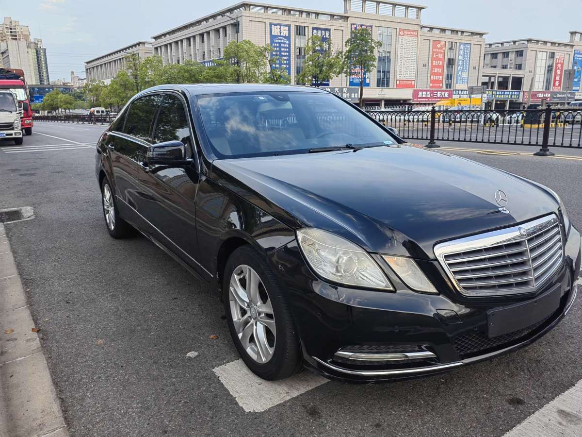 奔馳 奔馳E級  2013款 E 260 L CGI優(yōu)雅型圖片