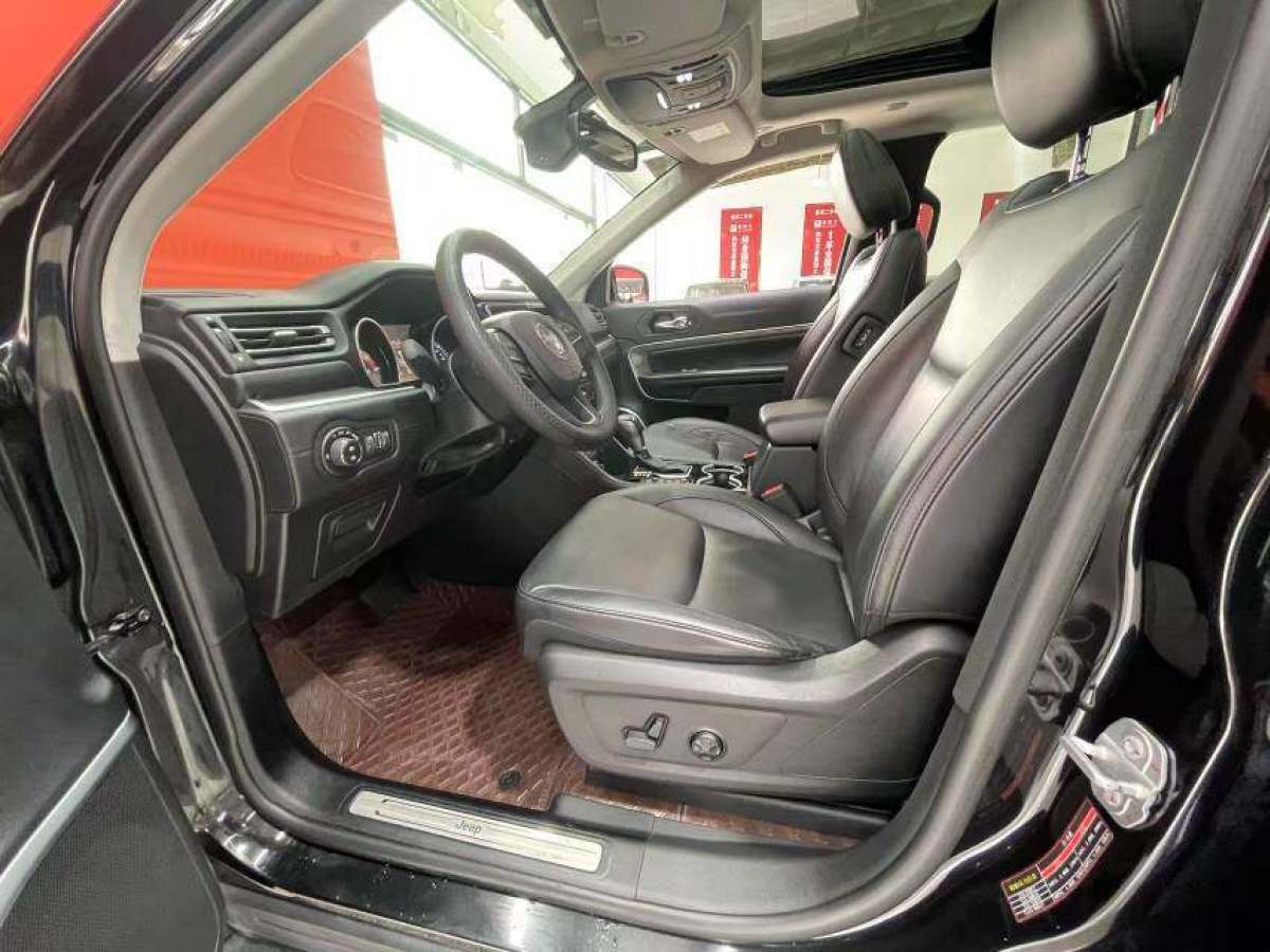 Jeep 大指揮官  2018款 2.0T 四驅(qū)尊享導(dǎo)航版 國VI圖片