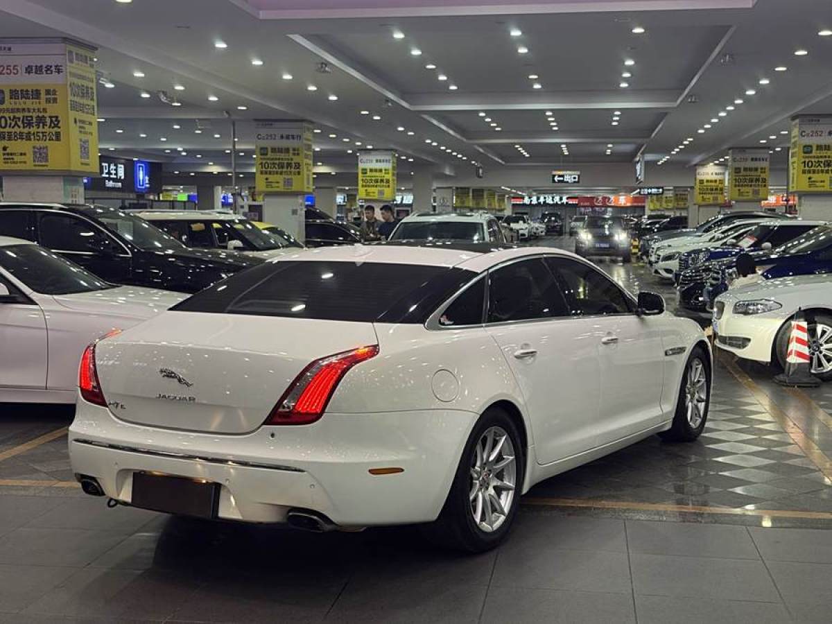 2015年1月捷豹 XJ  2014款 XJL 2.0T 兩驅(qū)全景商務(wù)版