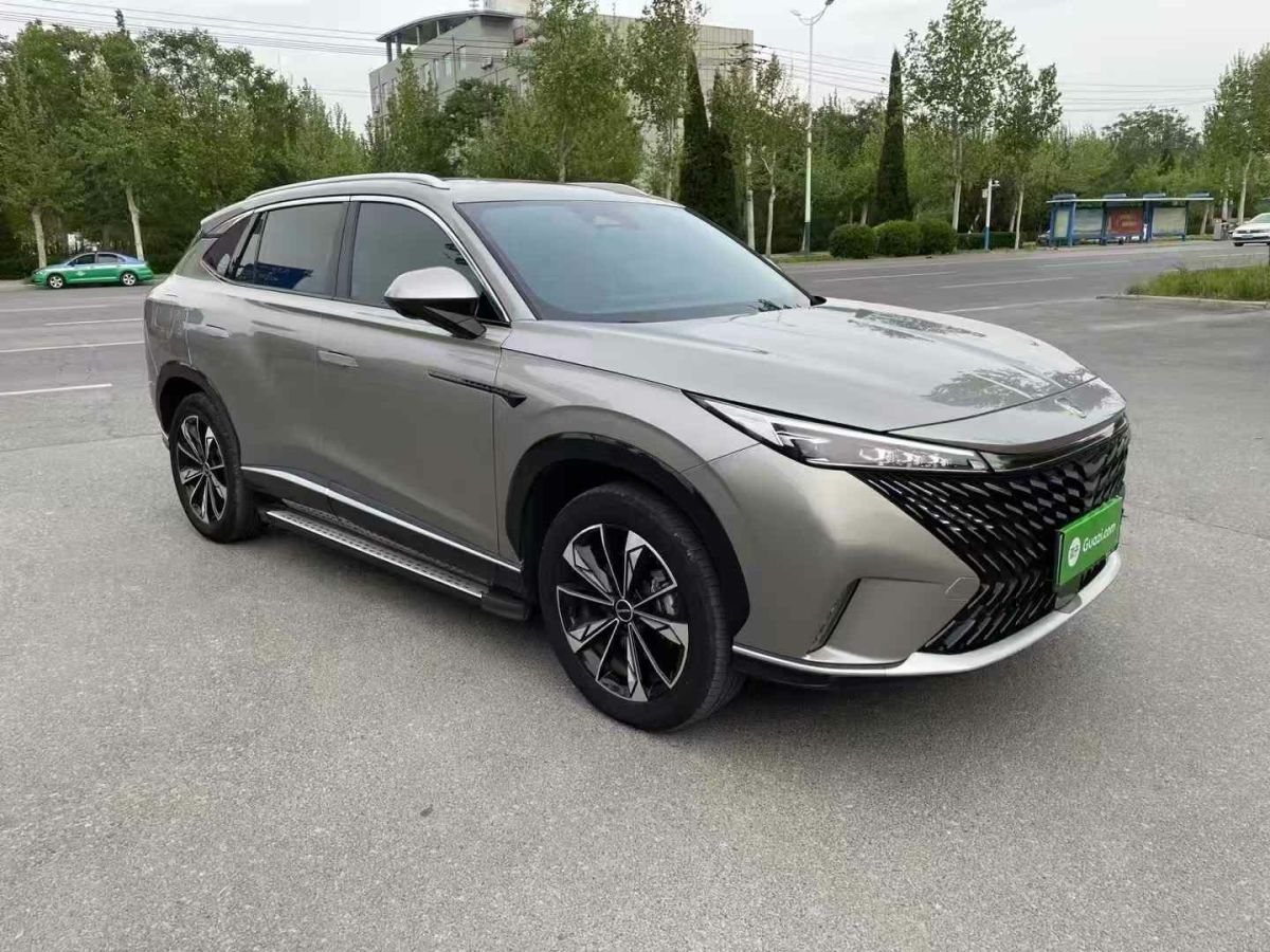 榮威 RX5  2023款 PLUS 330TGI 手動(dòng)領(lǐng)潮智享版圖片