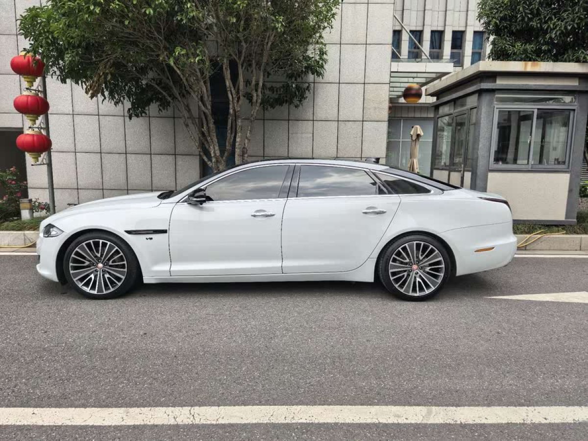 捷豹 XJ  2016款 XJL 3.0 SC 兩驅(qū)典雅商務(wù)版圖片