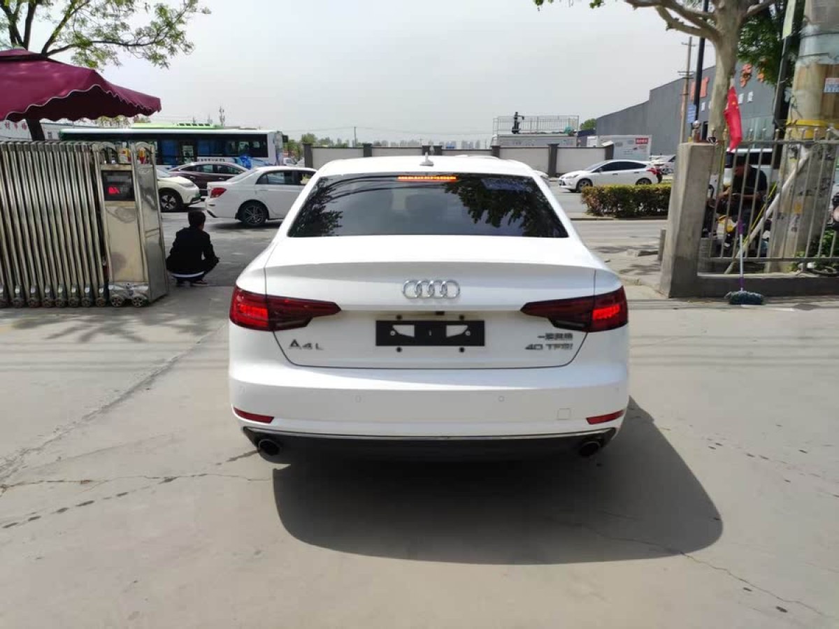 奧迪 奧迪A4L  2018款 30周年年型 40 TFSI 進(jìn)取型圖片