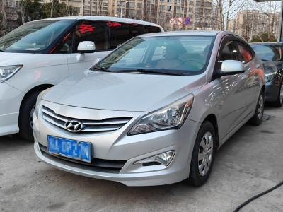 現(xiàn)代 瑞納 1.4L 手動智能型GLS圖片