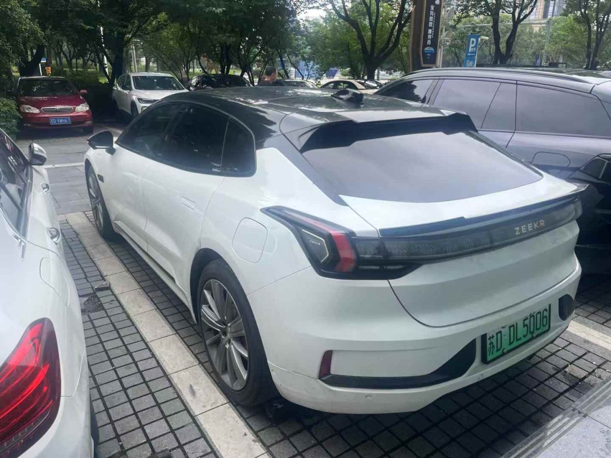 極氪 極氪001  2022款 超長(zhǎng)續(xù)航單電機(jī) WE版圖片