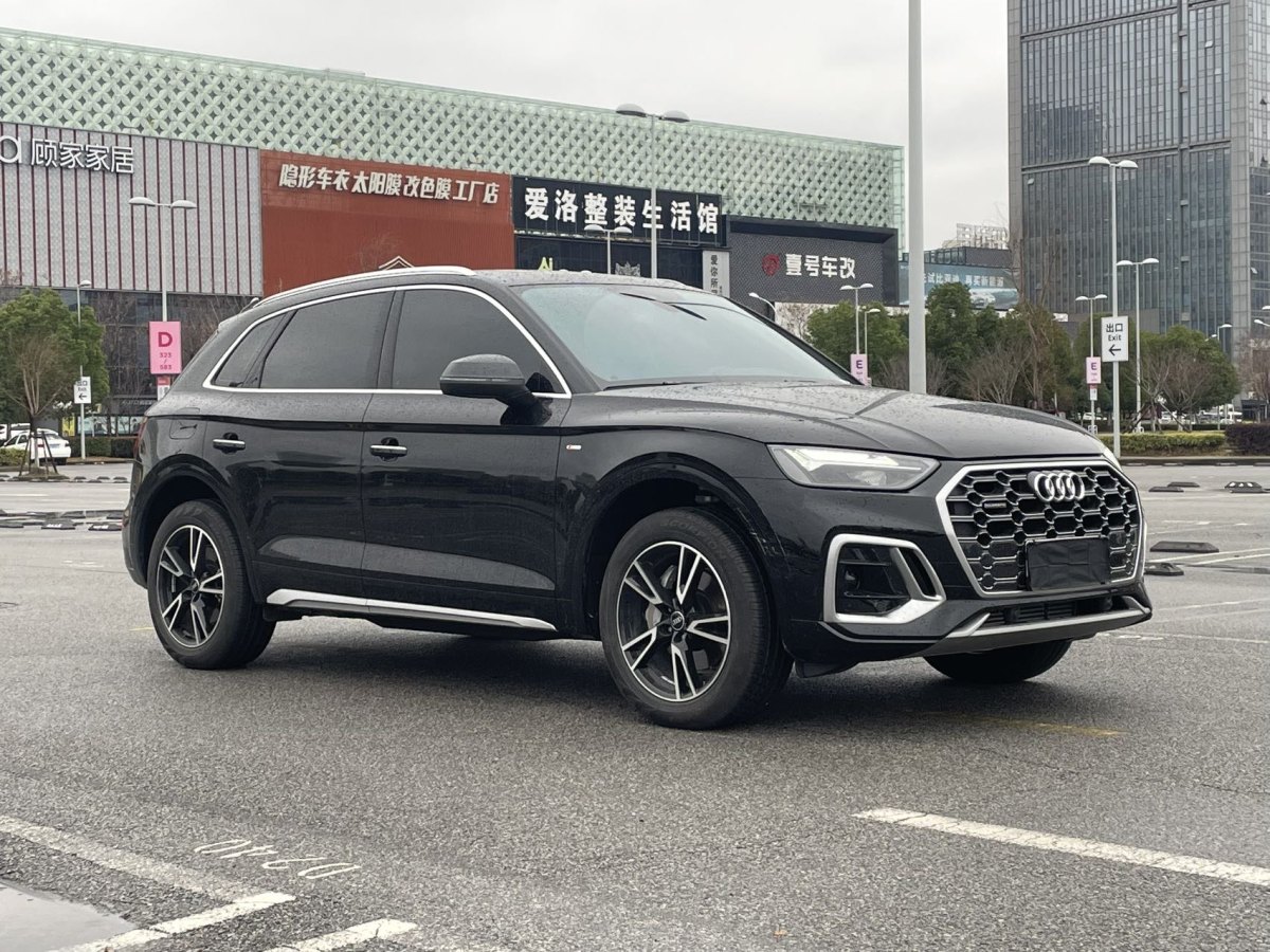 奧迪 奧迪Q5L  2024款 40 TFSI 時(shí)尚動感型圖片