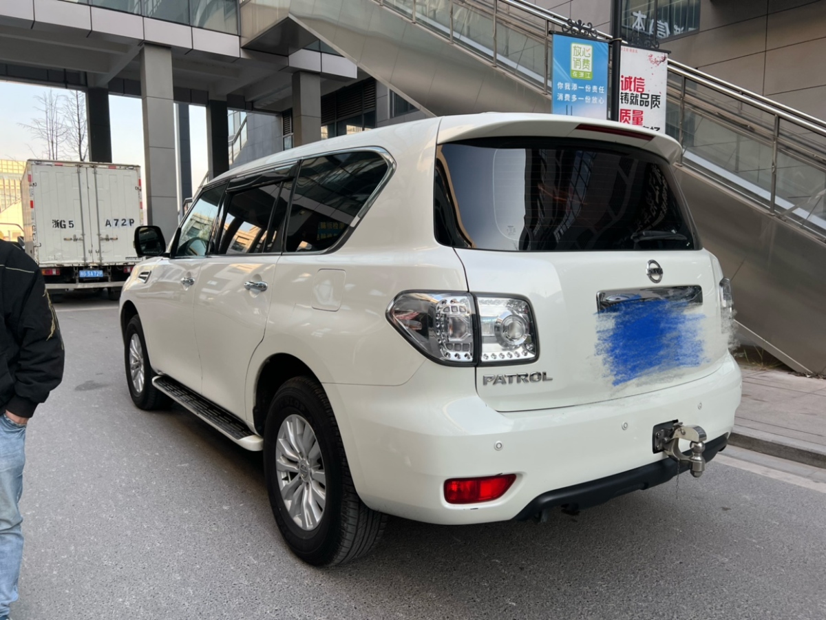 日產(chǎn) 途樂(lè)  2018款 4.0L 領(lǐng)英型圖片