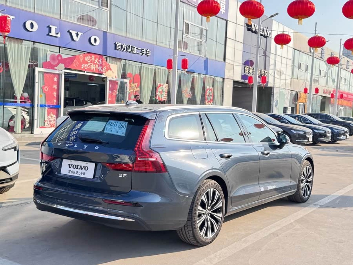 沃爾沃 V60  2024款 B5 智遠(yuǎn)豪華版圖片