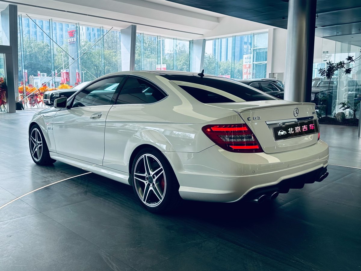 奔馳 奔馳C級(jí)AMG  2012款 AMG C 63 Coupe 動(dòng)感型圖片