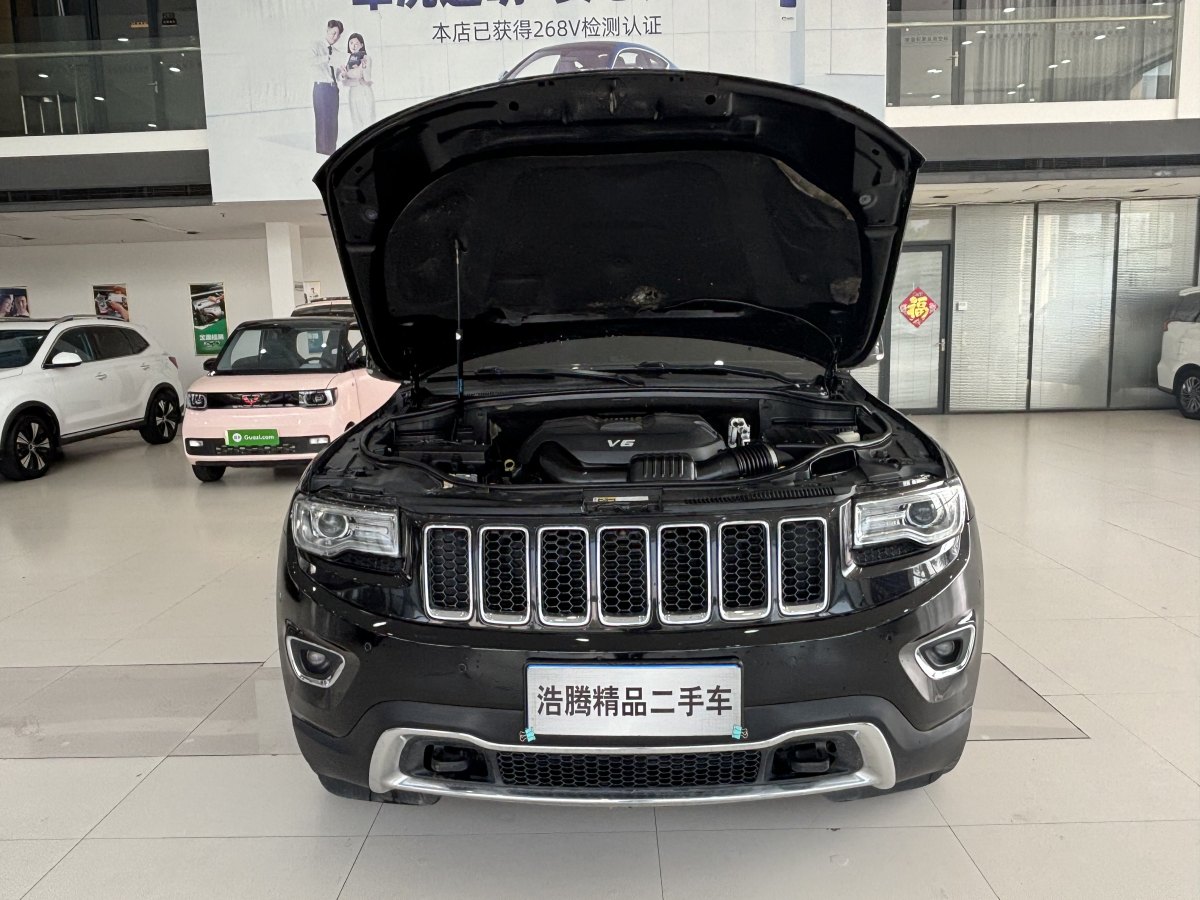 Jeep 大切諾基  2014款 3.0L 舒享導(dǎo)航版圖片