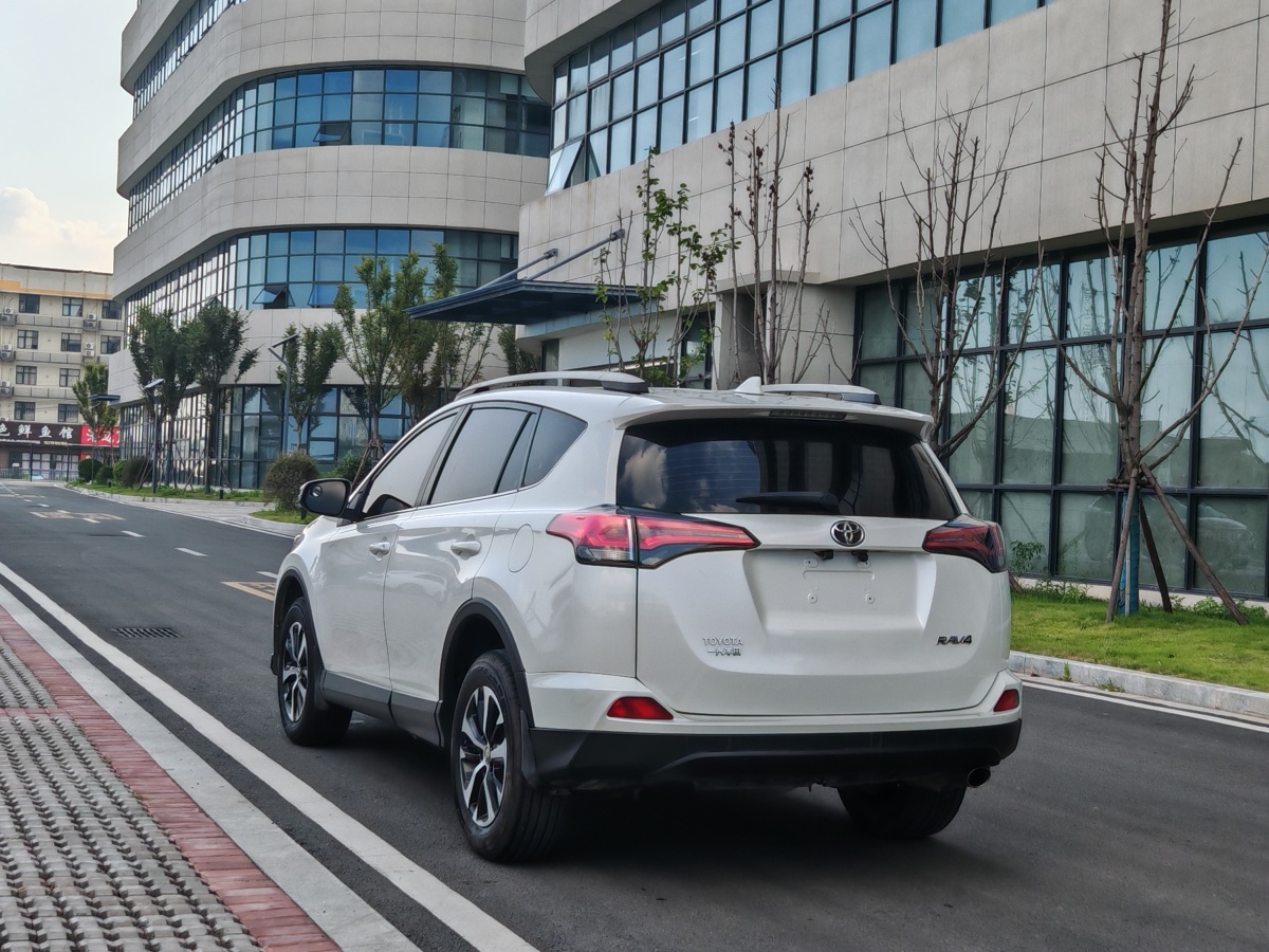 丰田 RAV4  2018款 荣放 2.0L CVT两驱风尚版图片