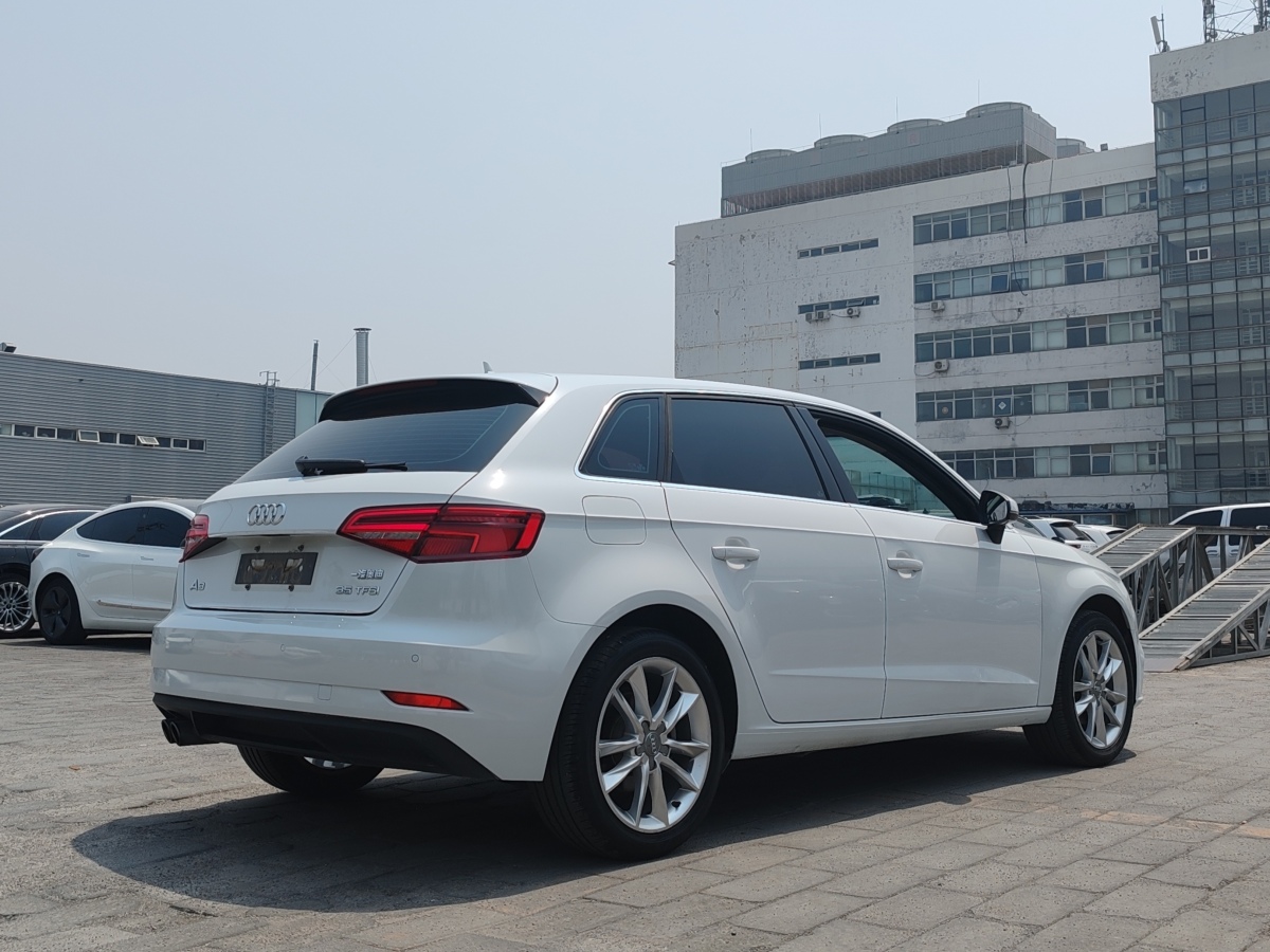 奧迪 奧迪A3  2018款 30周年年型 Sportback 35 TFSI 進(jìn)取型圖片