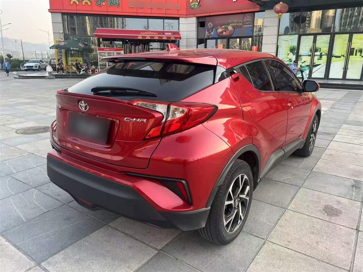 豐田 C-HR  2018款 2.0L 領(lǐng)先版 國(guó)V圖片