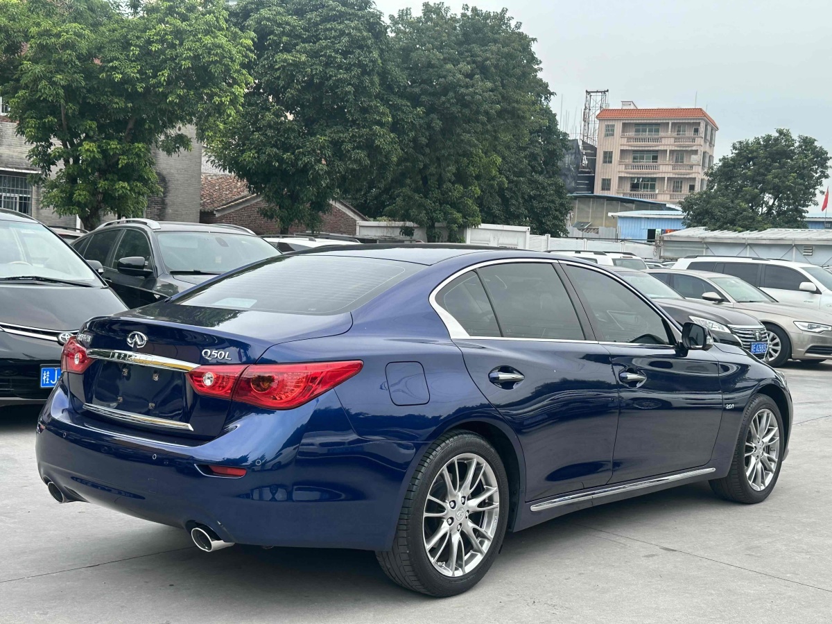 英菲尼迪 Q50L  2016款 2.0T 進(jìn)取版圖片